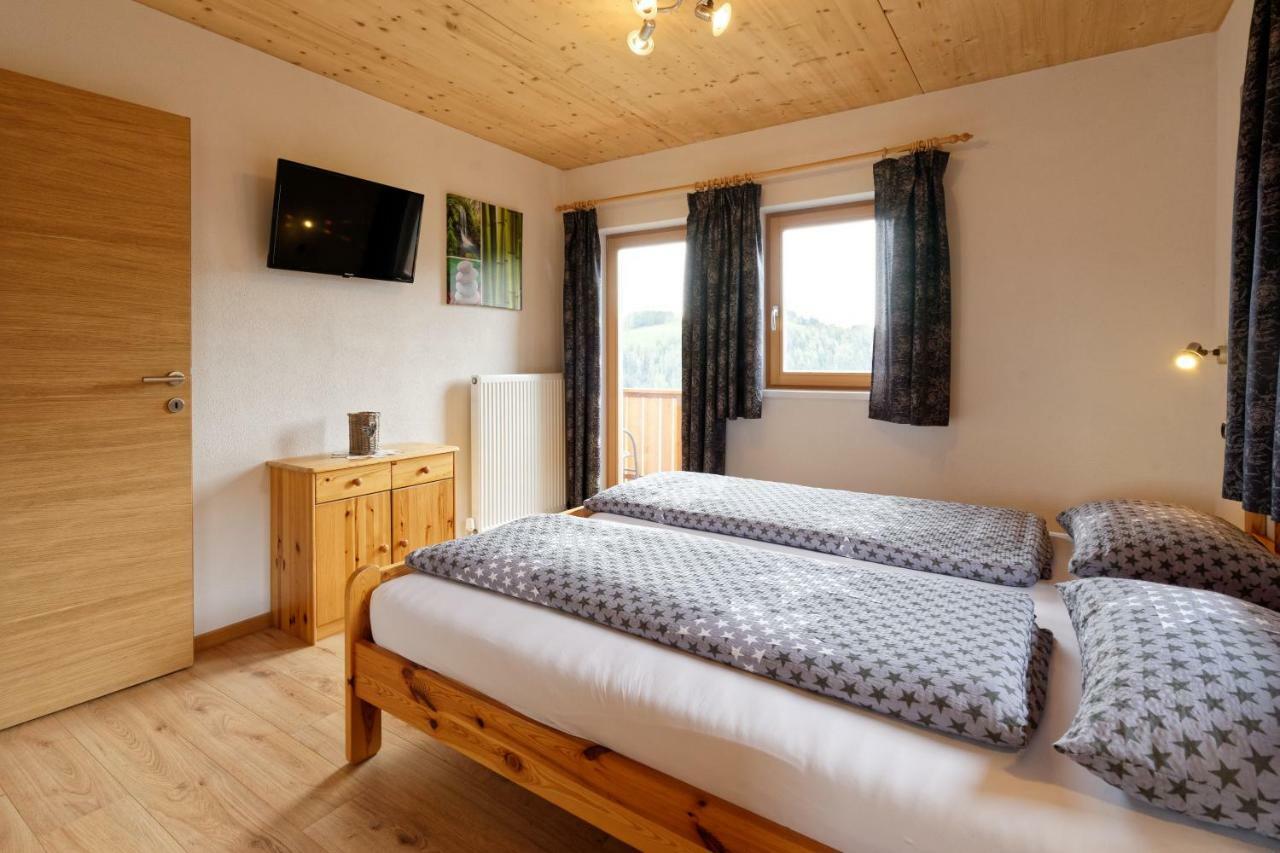 Apartamento Kehrerhof Urlaub Auf Dem Bauernhof San Lorenzo di Sebato Exterior foto